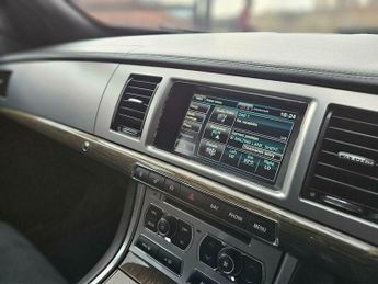 Jaguar XF 2.2d R-Sport Auto Euro 5 (s/s) 4dr