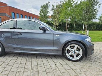 BMW 1 SERIES 2.0 118d Exclusive Edition Steptronic Euro 5 2dr