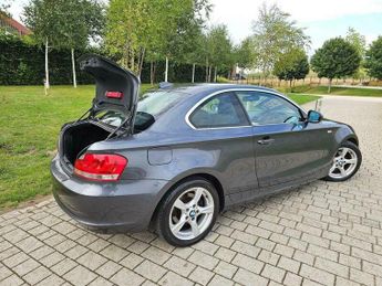 BMW 1 SERIES 2.0 118d Exclusive Edition Steptronic Euro 5 2dr