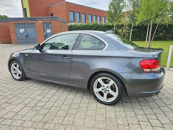 BMW 1 SERIES 2.0 118d Exclusive Edition Steptronic Euro 5 2dr