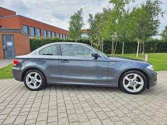 BMW 1 SERIES 2.0 118d Exclusive Edition Steptronic Euro 5 2dr
