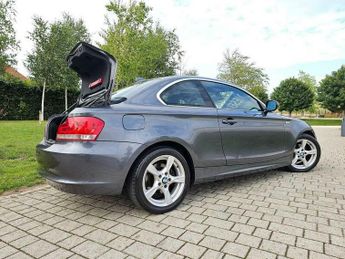BMW 1 SERIES 2.0 118d Exclusive Edition Steptronic Euro 5 2dr