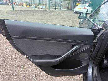 Tesla Model 3 (Dual Motor) Long Range Auto 4WDE 4dr