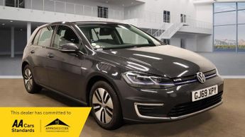 Volkswagen Golf 35.8kWh e-Golf Hatchback 5dr Electric Auto (136 ps)
