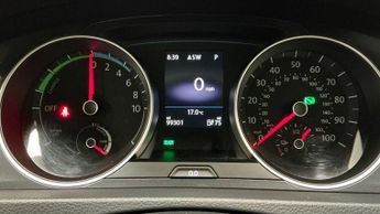 Volkswagen Golf 35.8kWh e-Golf Hatchback 5dr Electric Auto (136 ps)