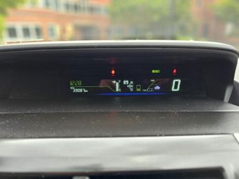 Toyota Prius 1.8 VVT-h Icon CVT Euro 5 (s/s) 5dr