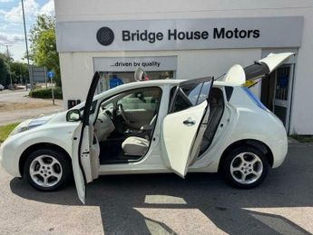Nissan Leaf 24kWh Hatchback 5dr Electric Auto (107 bhp)