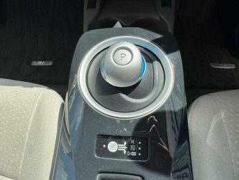 Nissan Leaf 24kWh Hatchback 5dr Electric Auto (107 bhp)