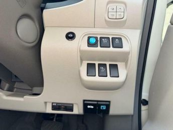 Nissan Leaf 24kWh Hatchback 5dr Electric Auto (107 bhp)