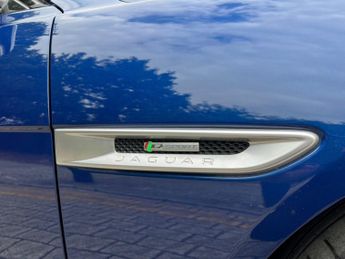 Jaguar XE R-SPORT