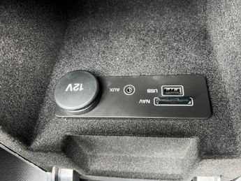 Jaguar XE R-SPORT