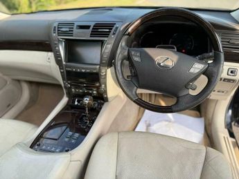 Lexus LS 5.0 600h V8 L RSR CVT 4WD Euro 5 (s/s) 4dr