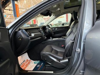 Volvo XC60 B4 MOMENTUM