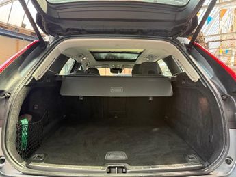 Volvo XC60 B4 MOMENTUM