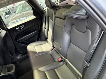 Volvo XC60 B4 MOMENTUM