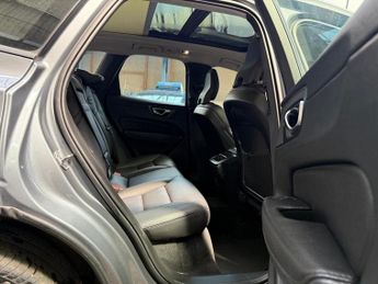 Volvo XC60 B4 MOMENTUM