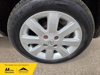 Nissan Micra 1.4 16v SVE Hatchback 3dr Petrol Automatic (163 g/km, 87 bhp)