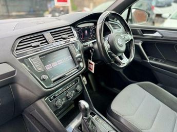 Volkswagen Tiguan 2.0 TDI BlueMotion Tech R-Line DSG 4Motion Euro 6 (s/s) 5dr
