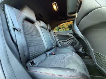 Mercedes-Benz A Class 2.1 A200d AMG Line (Premium Plus) 7G-DCT Euro 6 (s/s) 5dr