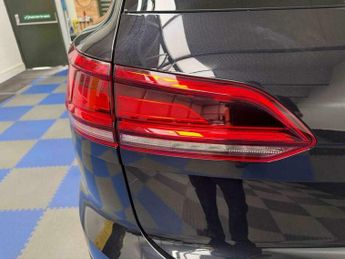 Volkswagen Touareg 3.0 Touareg V6 R-Line Tech TDI Auto 4WD 5dr