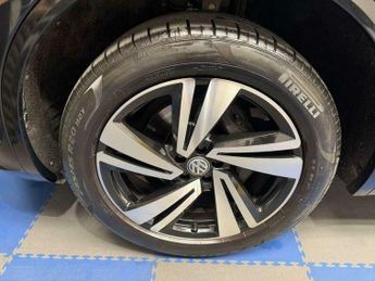Volkswagen Touareg 3.0 Touareg V6 R-Line Tech TDI Auto 4WD 5dr