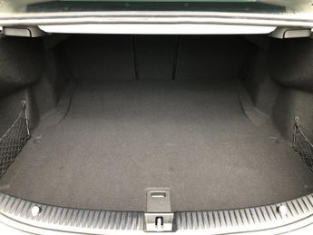 Mercedes C Class C220 BLUETEC AMG LINE PREMIUM PLUS