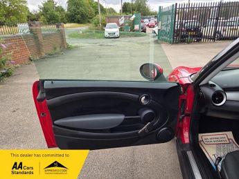MINI Hatch 1.6 Cooper Hatchback 3dr Petrol Steptronic Euro 4 (120 ps)