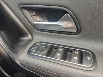 Mercedes AMG 2.0 A35 AMG DCT 4Matic