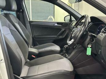 Volkswagen Tiguan 2.0 TDI R-Line SUV 5dr Diesel DSG 4Motion Euro 6 (s/s) (150 ps)