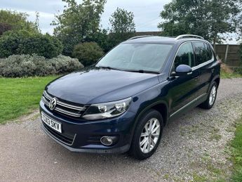 Volkswagen Tiguan 2.0 TDI BlueMotion Tech SE SUV 5dr Diesel DSG 4WD Euro 5 (s/s) (