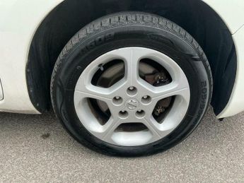 Nissan Leaf 30kWh Acenta Auto 5dr
