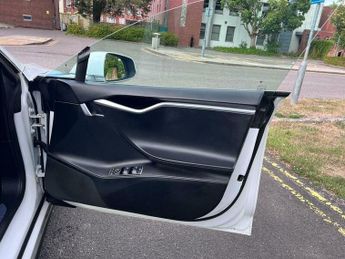 Tesla Model S MODEL S 85D
