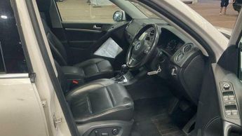Volkswagen Tiguan 2.0 TDI BlueMotion Tech Sport DSG 4WD Euro 5 (s/s) 5dr