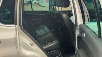 Volkswagen Tiguan 2.0 TDI BlueMotion Tech Sport DSG 4WD Euro 5 (s/s) 5dr