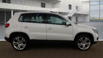 Volkswagen Tiguan 2.0 TDI BlueMotion Tech Sport DSG 4WD Euro 5 (s/s) 5dr