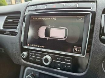 Volkswagen Touareg 3.0 TDI V6 BlueMotion Tech R-Line Tiptronic 4WD Euro 6 (s/s) 5dr