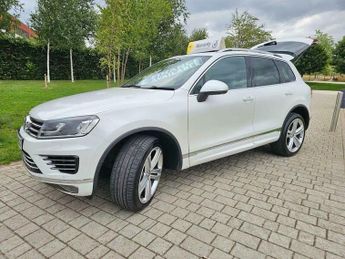 Volkswagen Touareg 3.0 TDI V6 BlueMotion Tech R-Line Tiptronic 4WD Euro 6 (s/s) 5dr