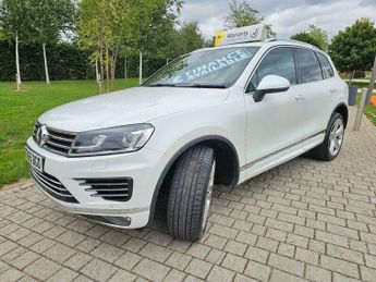 Volkswagen Touareg 3.0 TDI V6 BlueMotion Tech R-Line Tiptronic 4WD Euro 6 (s/s) 5dr
