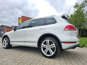Volkswagen Touareg 3.0 TDI V6 BlueMotion Tech R-Line Tiptronic 4WD Euro 6 (s/s) 5dr