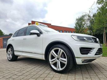Volkswagen Touareg 3.0 TDI V6 BlueMotion Tech R-Line Tiptronic 4WD Euro 6 (s/s) 5dr