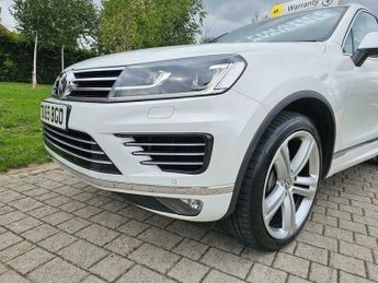 Volkswagen Touareg 3.0 TDI V6 BlueMotion Tech R-Line Tiptronic 4WD Euro 6 (s/s) 5dr