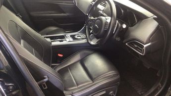 Nissan Qashqai 2.0i Landmark Saloon 4dr Petrol Auto Euro 6 (s/s) (200 ps)
