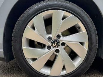 Volkswagen Golf 1.5 eTSI MHEV Style Hatchback 5dr Petrol Hybrid DSG Euro 6 (s/s)