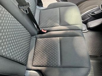Ford Transit 320 TREND DCIV ECOBLUE 6 seater crew van low miles