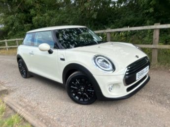 MINI One ONE IMPECCABLE FULL MINI SERVICE HISTORY NEW 1YR MOT A/C PARKING