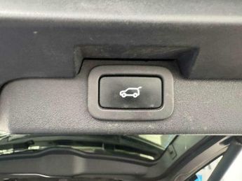 Land Rover Discovery 3.0 Discovery First Edition TD6 Auto 4WD 5dr