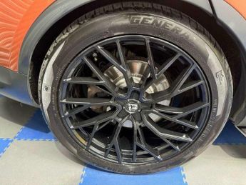 Land Rover Discovery 3.0 Discovery First Edition TD6 Auto 4WD 5dr