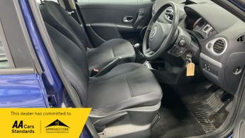 Renault Clio 1.2 TCe 16v Dynamique Hatchback 5dr Petrol Manual (139 g/km, 100
