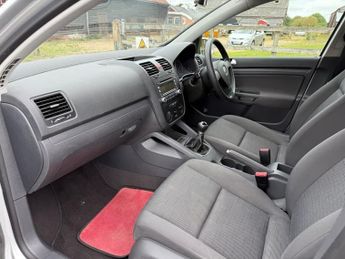 Volkswagen Golf S FSI (115BHP)