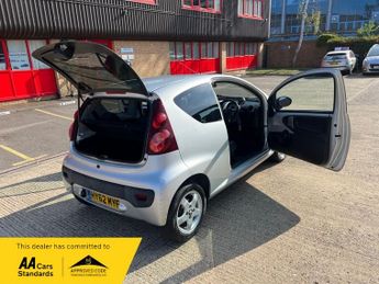 Peugeot 107 1.0 12V Allure Hatchback 3dr Petrol Manual Euro 5 (68 ps)